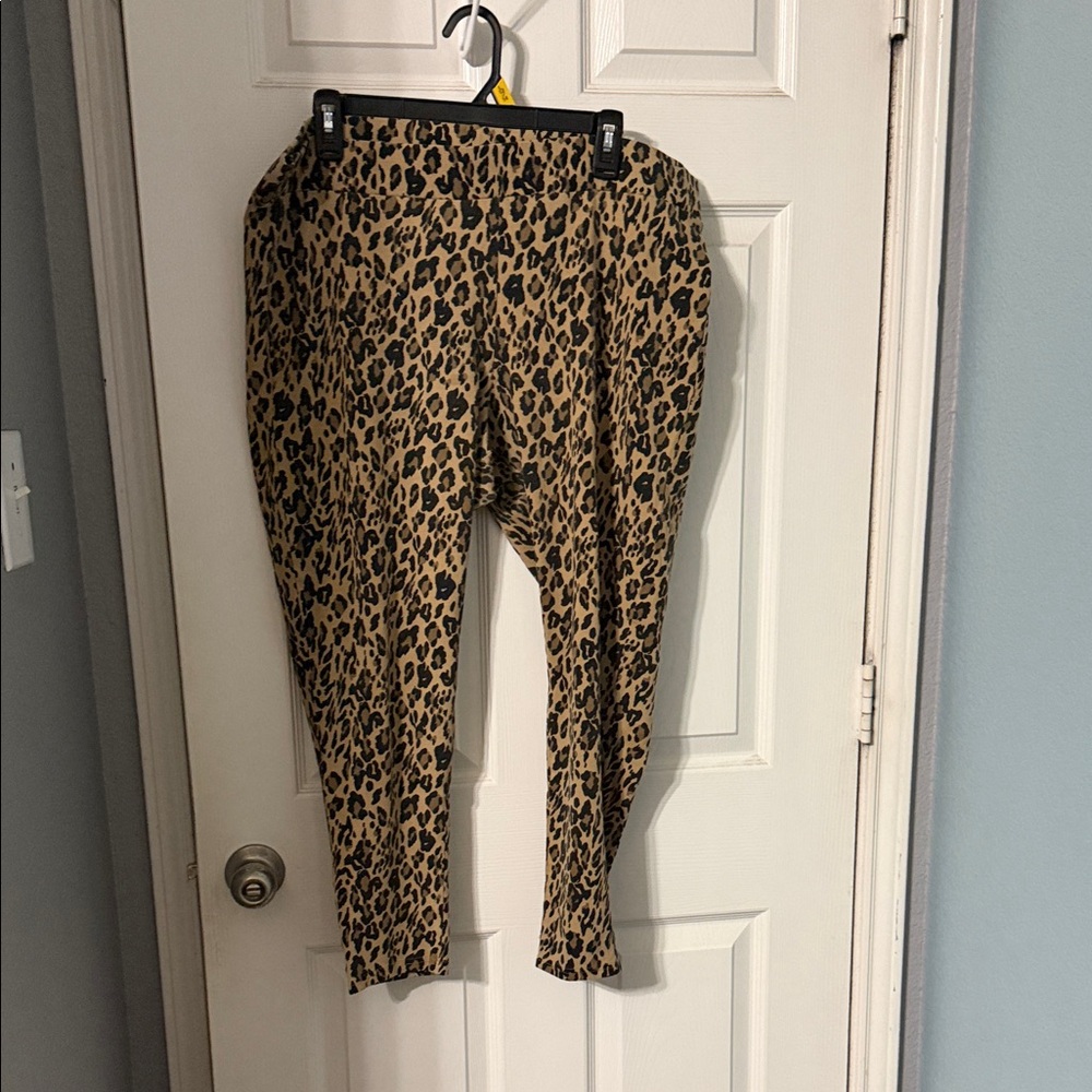 Torrid Leopard Print Midi Skirt in Tan, Black & Brown